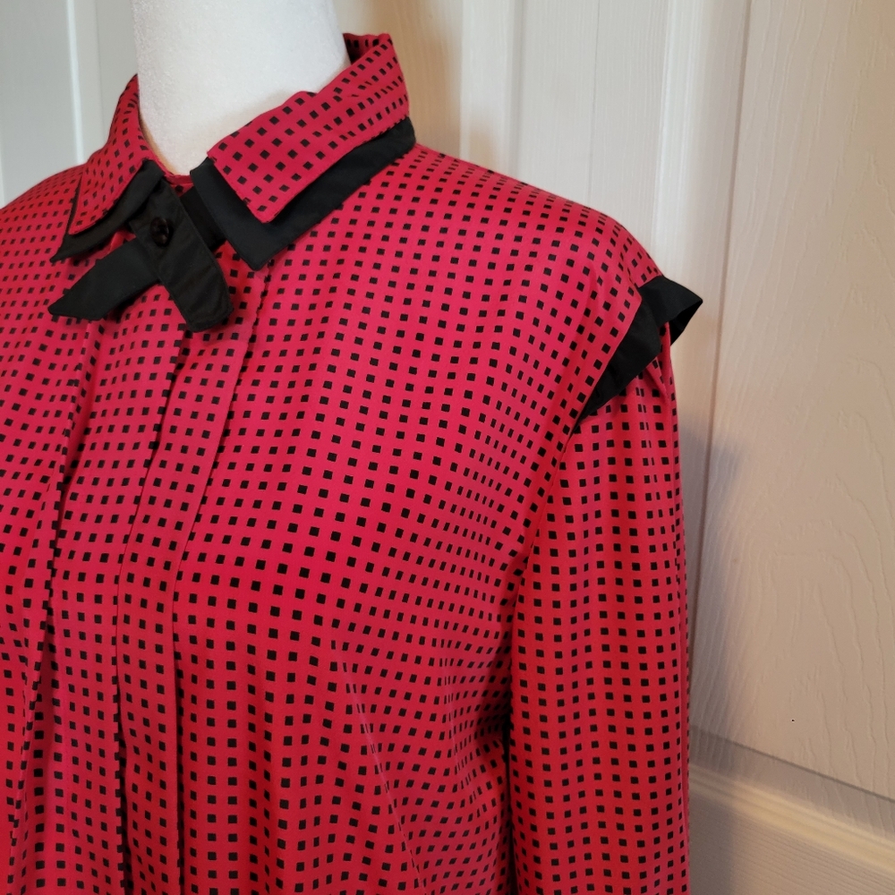 VINTAGE LB Classics LADYBUG Button-down Blouse, Size 9/10